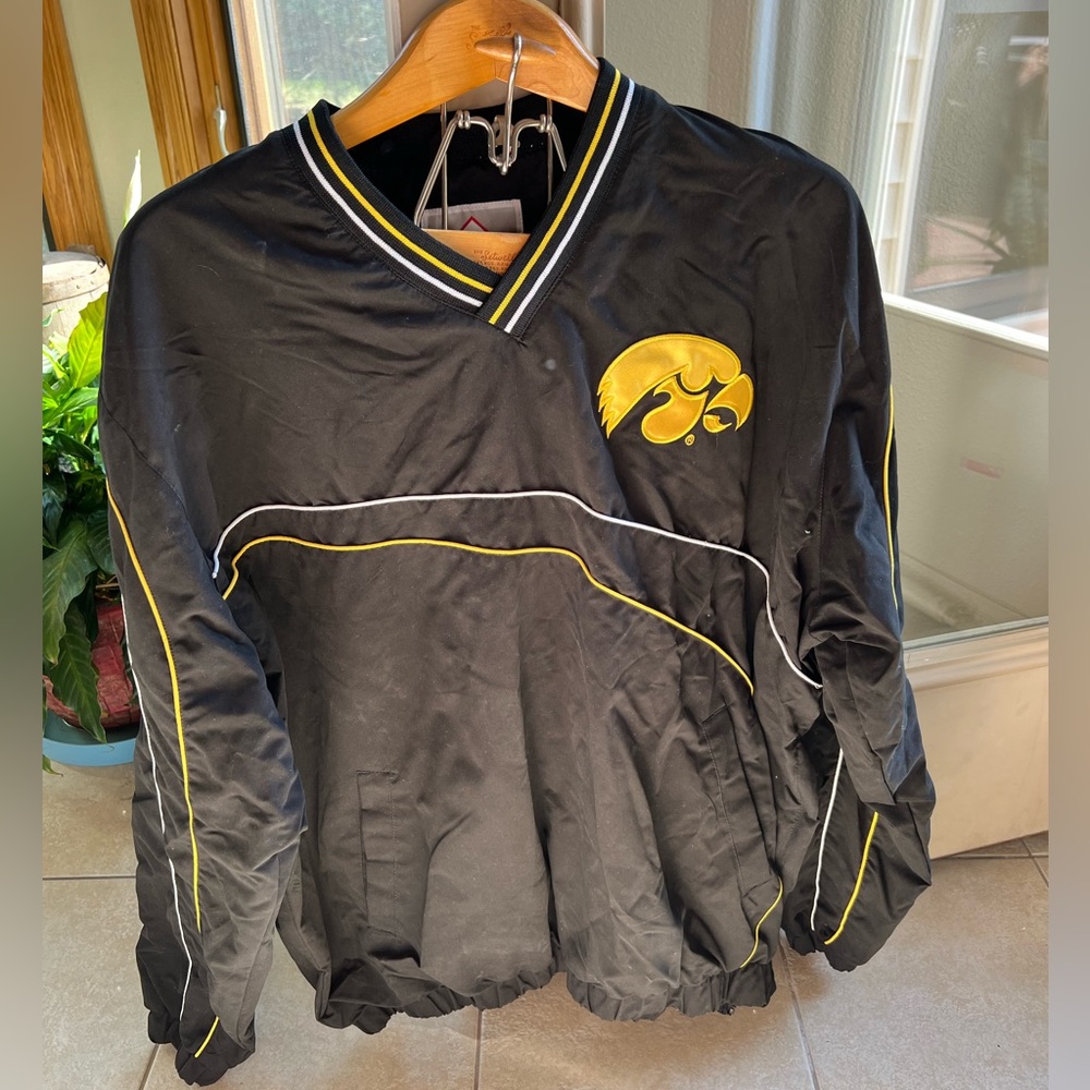 Black Pullover Hawkeye Windbreaker
